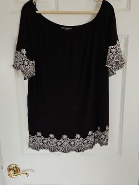 Adrianna Papell Black Scoop Neck Top